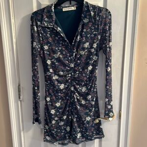 NWOT Green floral mini dress with ruching in the front size medium